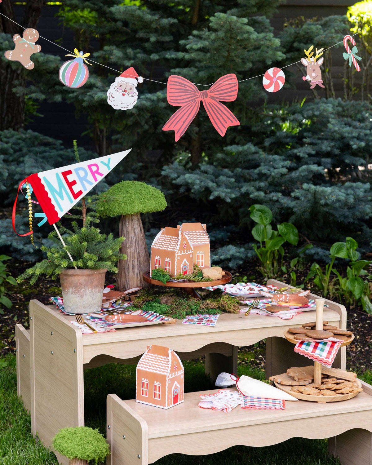 MYB1307 - Gingerbread House Treat Boxes with Stickers