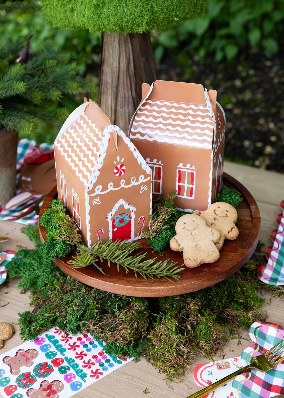 MYB1307 - Gingerbread House Treat Boxes with Stickers