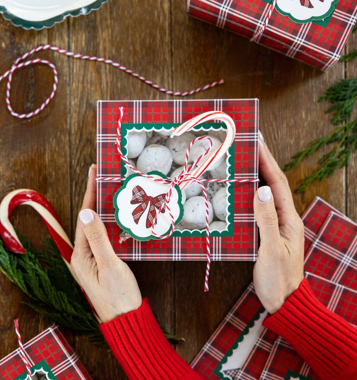 TRM1307 - Red Plaid Christmas Paper Cookie Boxes