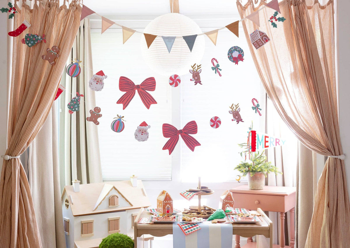 MYB1307 - Gingerbread House Treat Boxes with Stickers
